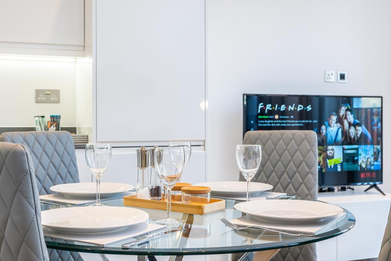 St Albans 2 Bed Luxury City Apartment, 5 Mins Walk To Train & Allocated Parking Dış mekan fotoğraf