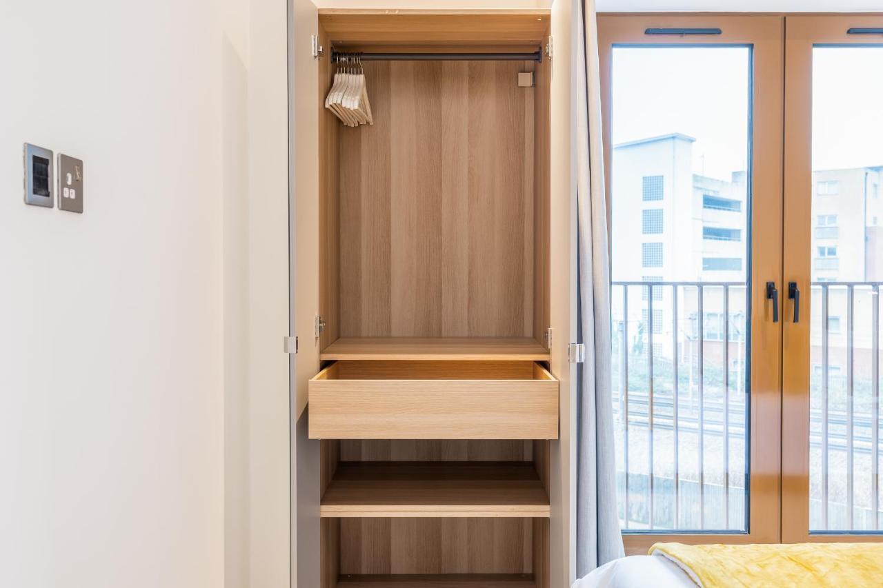 St Albans 2 Bed Luxury City Apartment, 5 Mins Walk To Train & Allocated Parking Dış mekan fotoğraf